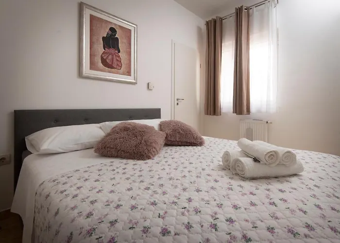 Villa J&J Apartments Residence With Swimming Pool