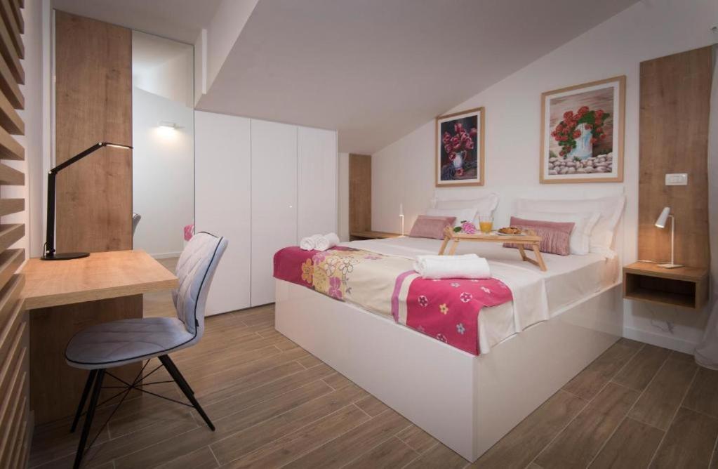 Apartment J&j With Swimming Pool *