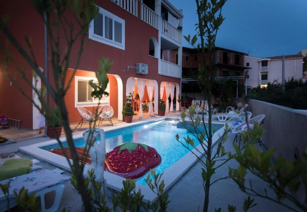 J&j With Swimming Pool Apartment *