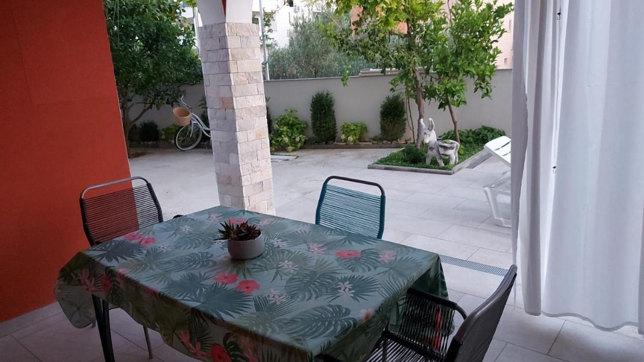 J&j With Swimming Pool Apartment *