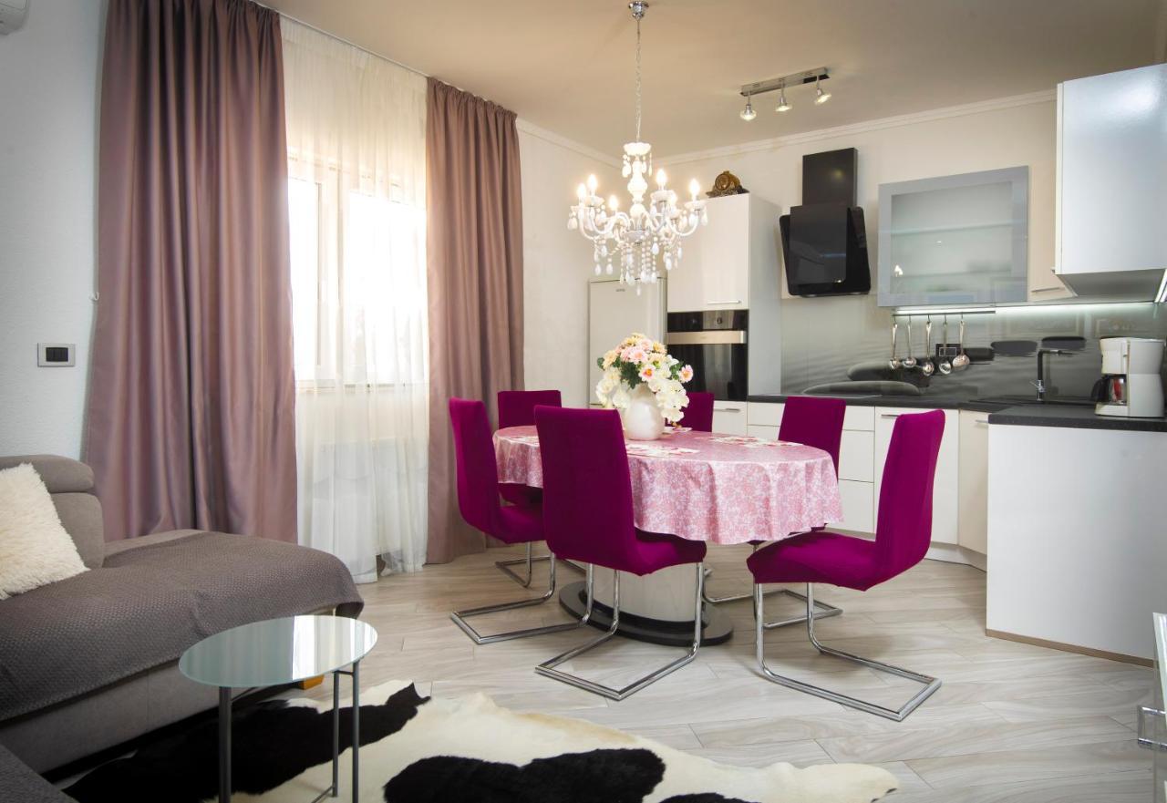 Apartment J&j With Swimming Pool *