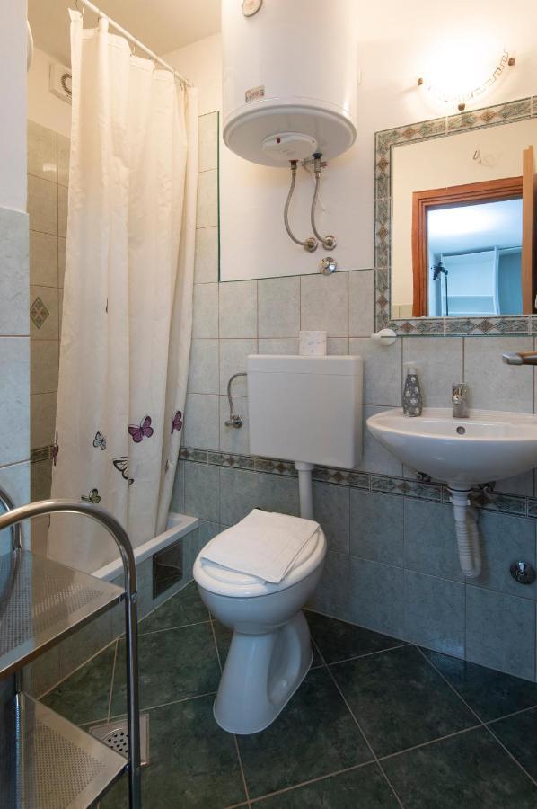 J&j With Swimming Pool Apartment *