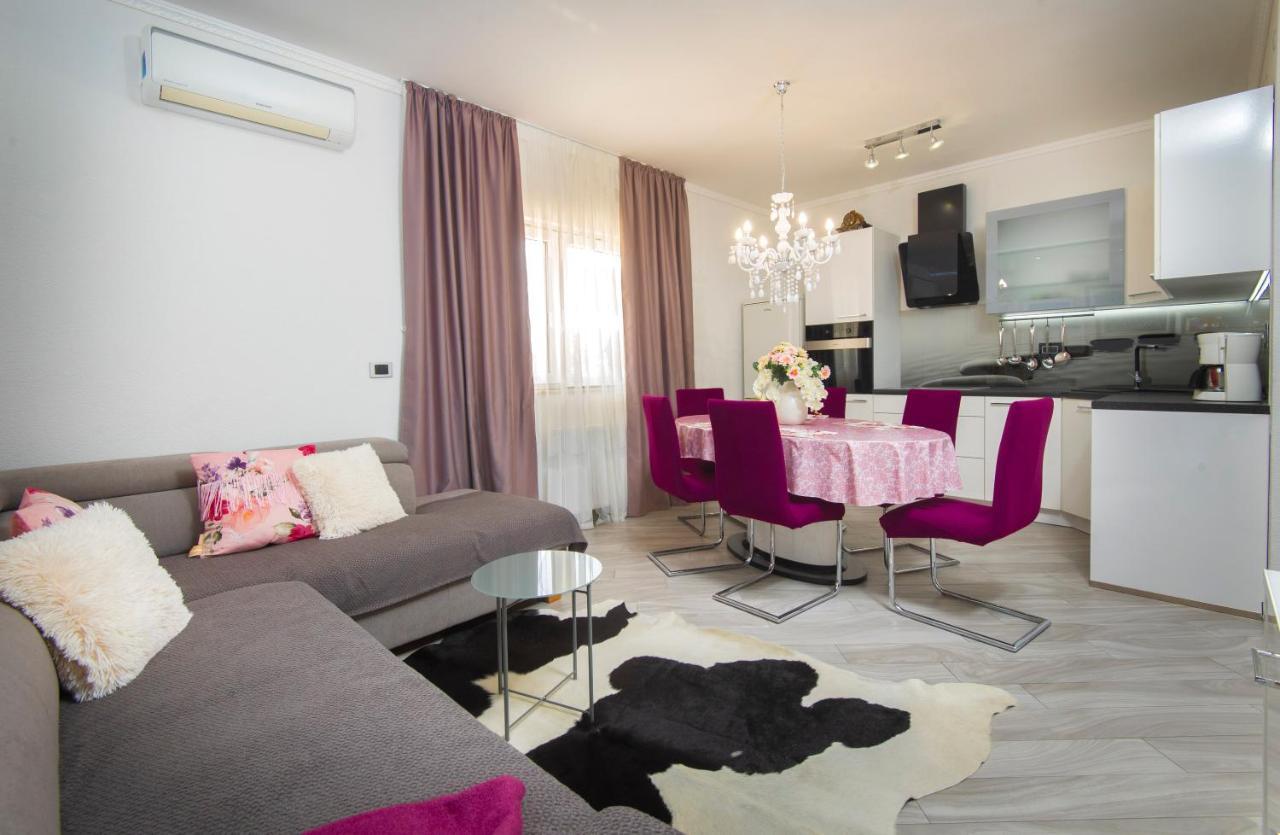 J&j With Swimming Pool Apartment *